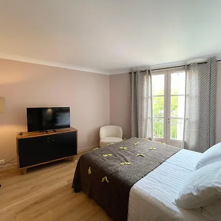 Coeur De Saint-Tropez - 2 Chambres - Terrasse - Parking *
