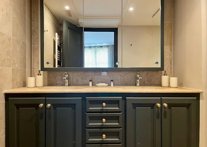 Coeur De - 2 - Terrasse - Parking Apartment *